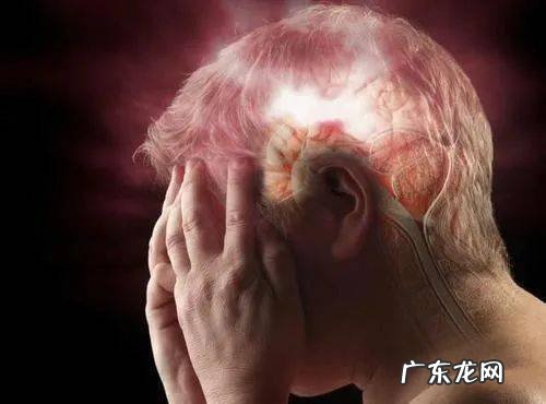 脑梗都是拖出来的?医生提醒:7个信号要重视,5件小事要常做!