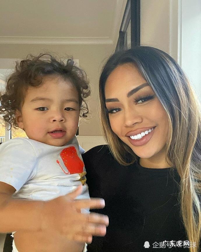 被鹏前妻前男友提前获释出狱,直播间大喊庆祝自由