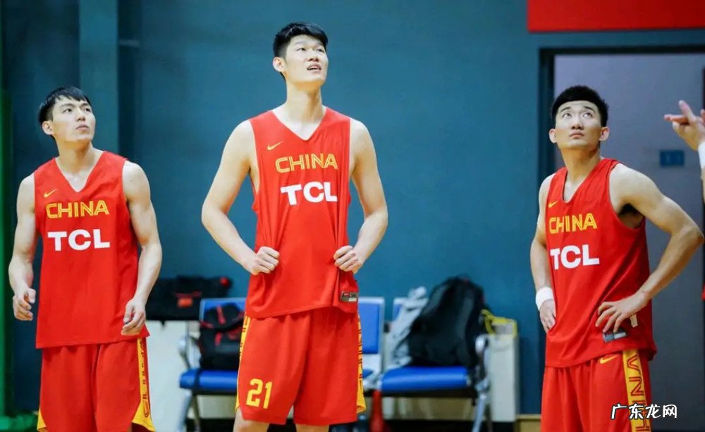 CBA球员实力排名!易建联第一档,胡明轩第二档,张镇麟仅第三档