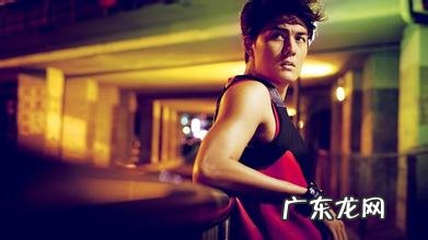 综艺资讯类节目主持稿 综艺资讯