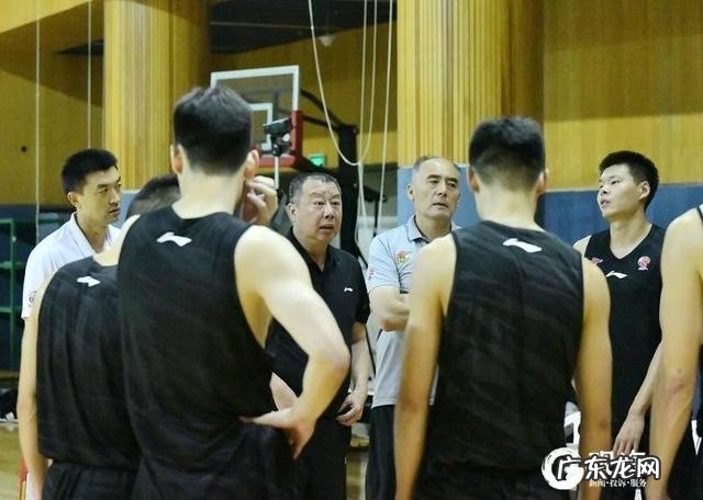 青岛国信男篮完成15人注册,王庆明等主力球员顺利签约