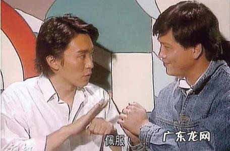 万梓良的跌宕情史，为爱情当众下跪，靠名气征服了3个女人？