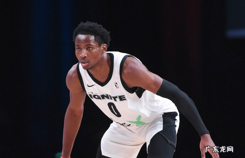 追梦督战!勇士潜力新秀展现潜力,防守大旗由他接替了!