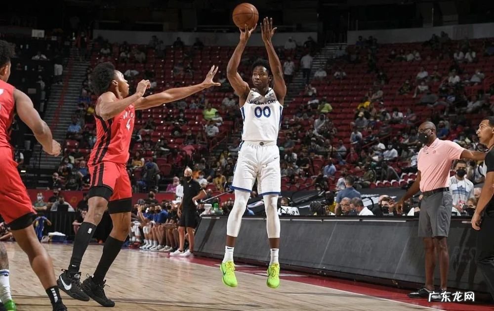 夏季联赛G2：一个冷知识，库明加三分命中率比扣篮高