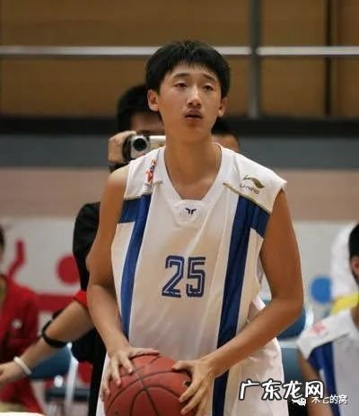 CBA生涯八年投中677个三分球!李京龙不该只被记住他是李春江的儿子