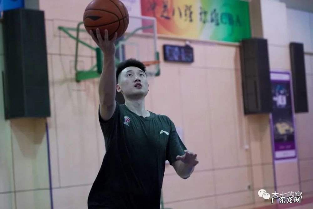 CBA生涯八年投中677个三分球!李京龙不该只被记住他是李春江的儿子