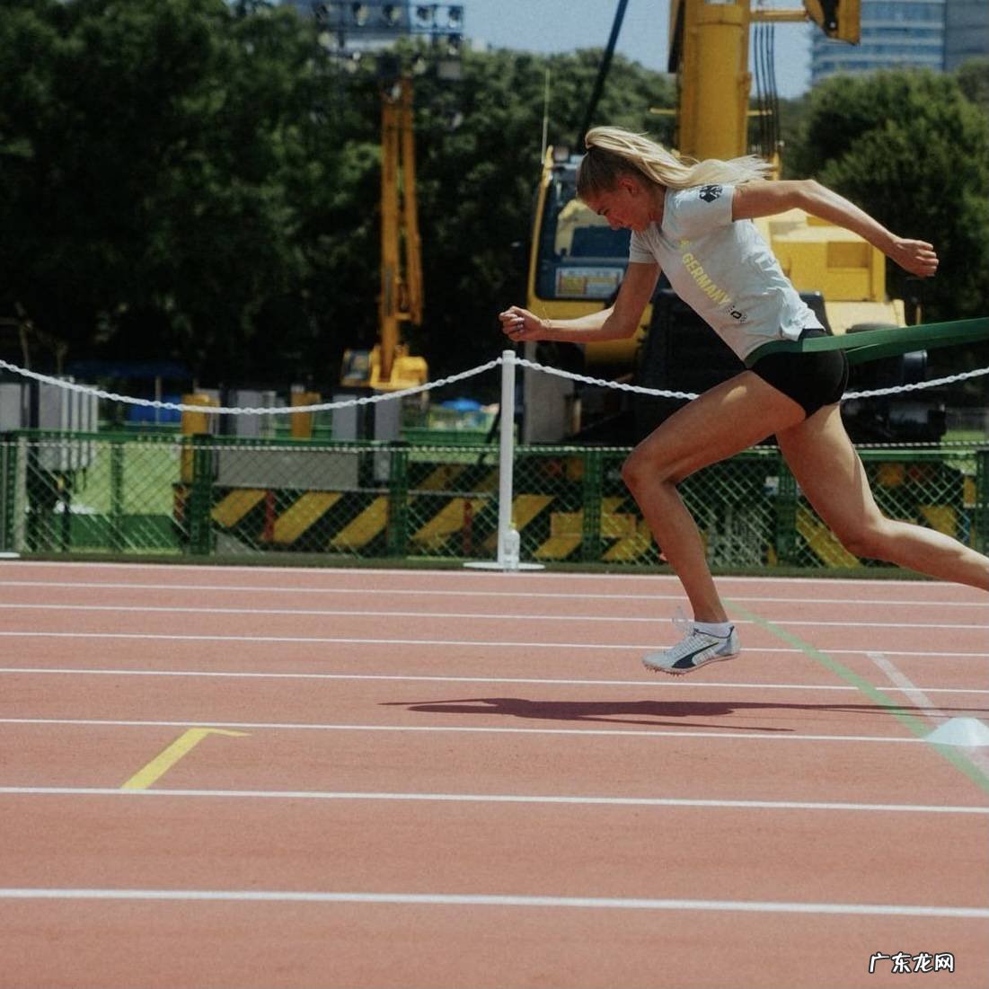 替补未上场被批“去东京奥运秀性感”? 德国女网红运动员回应