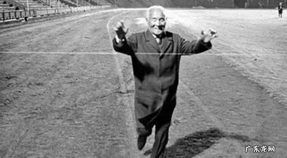 回顾奥运史上奇葩事件:有人光脚跑步夺冠,有人跑了54年马拉松
