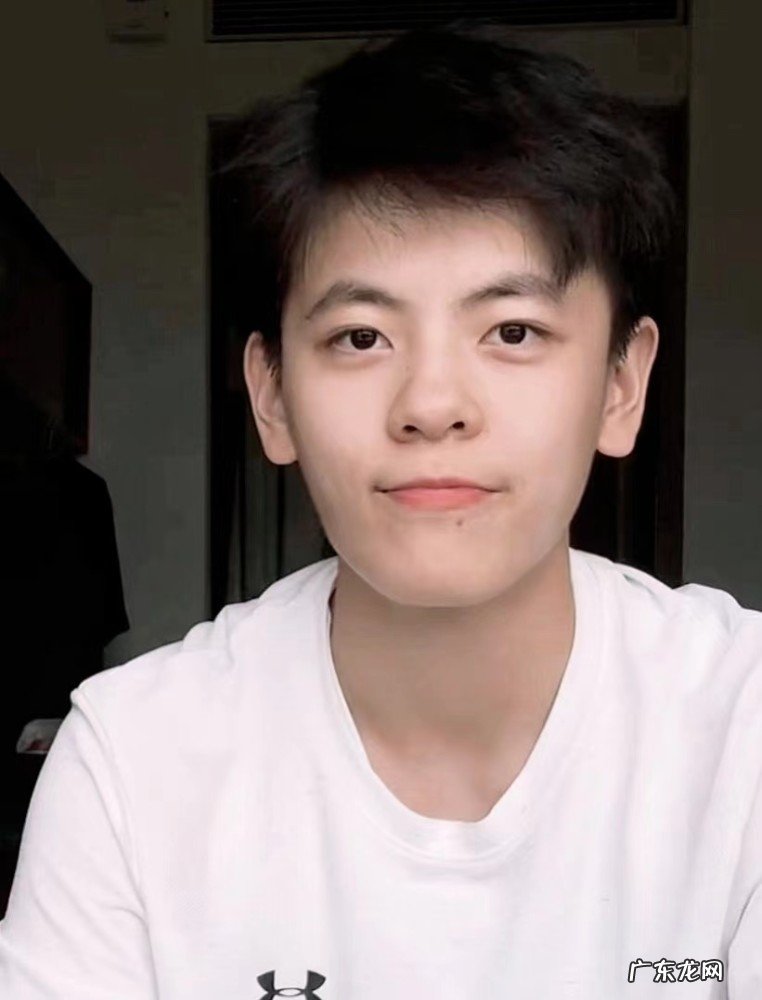 梦幻联动!遭NBA巨星汤神喊话,最帅女篮杨舒予追星成功