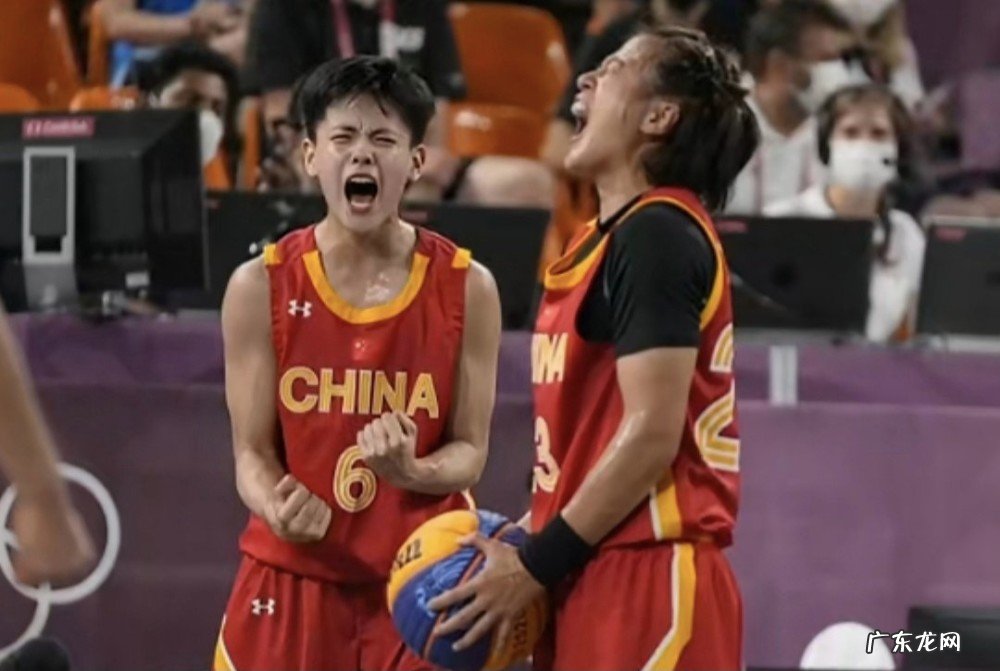 梦幻联动!遭NBA巨星汤神喊话,最帅女篮杨舒予追星成功