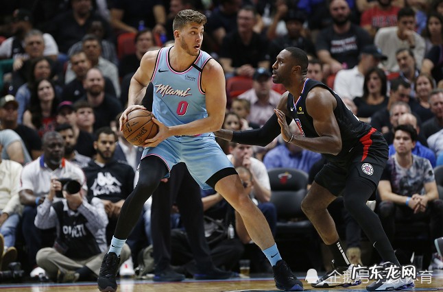 被迫失业！29岁内线无人问津，说错话被NBA封杀，有三分适合湖人