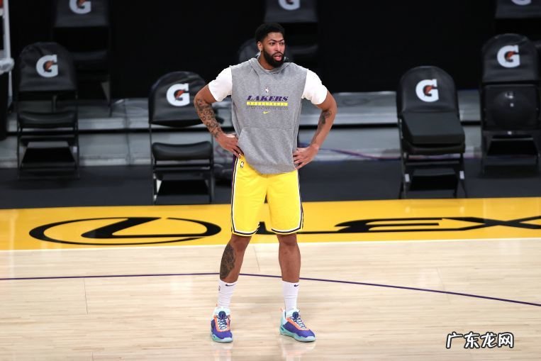 浓眉哥更换训练师!腹股沟伤痊愈,詹皇密友出手:盼其下赛季健康