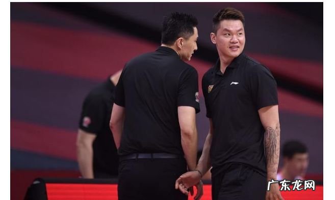 22岁探花秀火了!和天津队闹掰引6家球队哄抢,张镇麟大帽伺候他