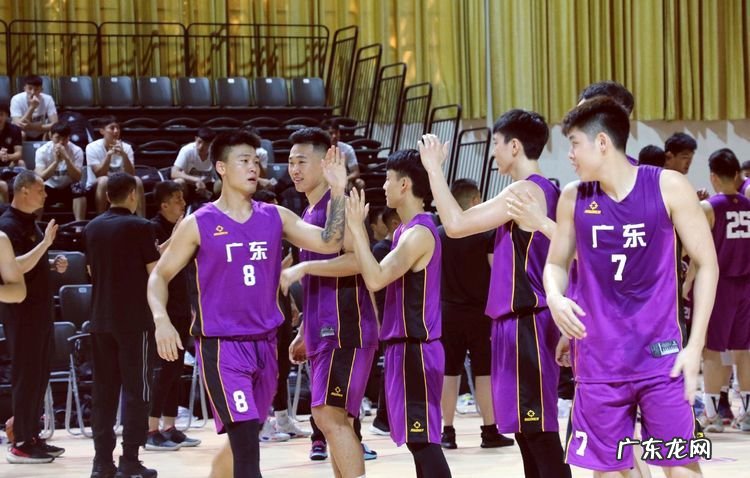 小心思！CBA杜锋不让易建联复出，只为蓄力中国男篮，不怕周琦？