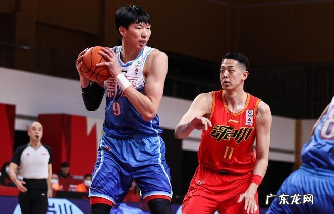 小心思！CBA杜锋不让易建联复出，只为蓄力中国男篮，不怕周琦？