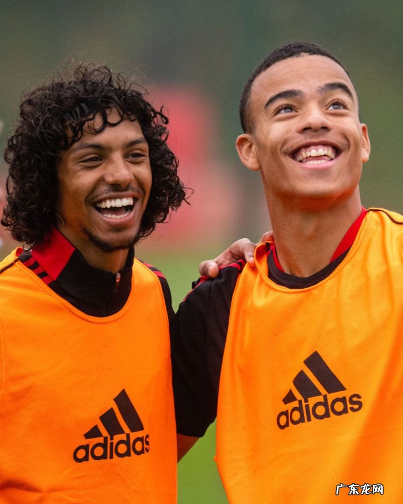 曼联青训前锋加入一队训练，与林皇勾肩搭背！索帅计划出租4小妖