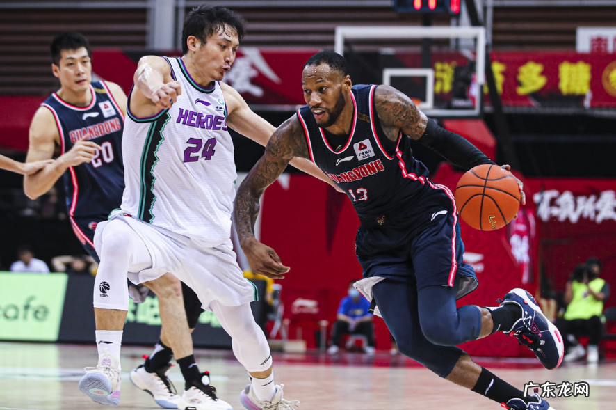令人佩服!CBA超级外援主动降薪加盟,渴望率领广东队冲击四连冠