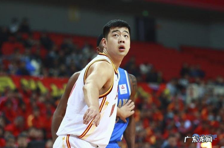 宋翔:余晨因腿伤新赛季将继续缺阵 有可能选择退役