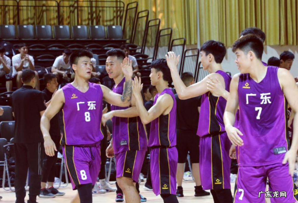 广东热身赛高清图!杜锋发福,徐杰赵睿组CP,小胡超强突破能力