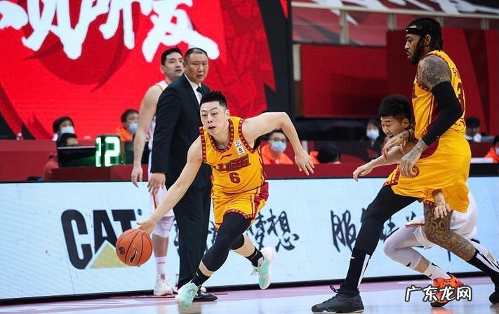 广东旧将齐开花!3人成功续约,小姚明或赴澳洲,国青得分王落寞