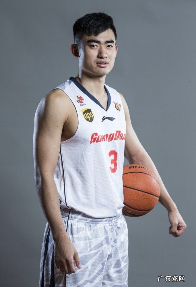 广东旧将齐开花!3人成功续约,小姚明或赴澳洲,国青得分王落寞