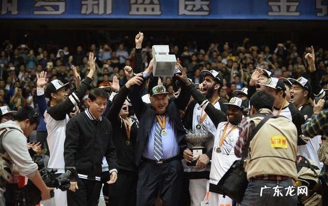 官宣!62岁CBA总冠军教练再度出山,三度出任球队主教练