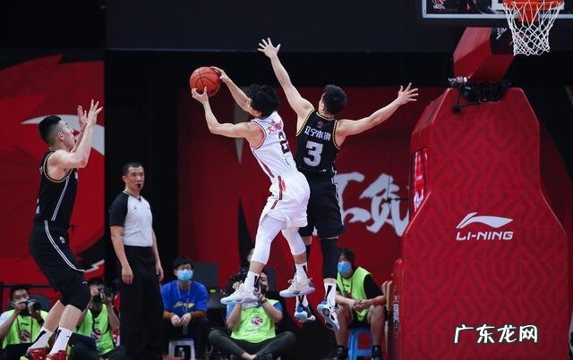 从场均19分,骤降到10.2分!辽宁男篮前锋更强了,杨鸣要重点培养