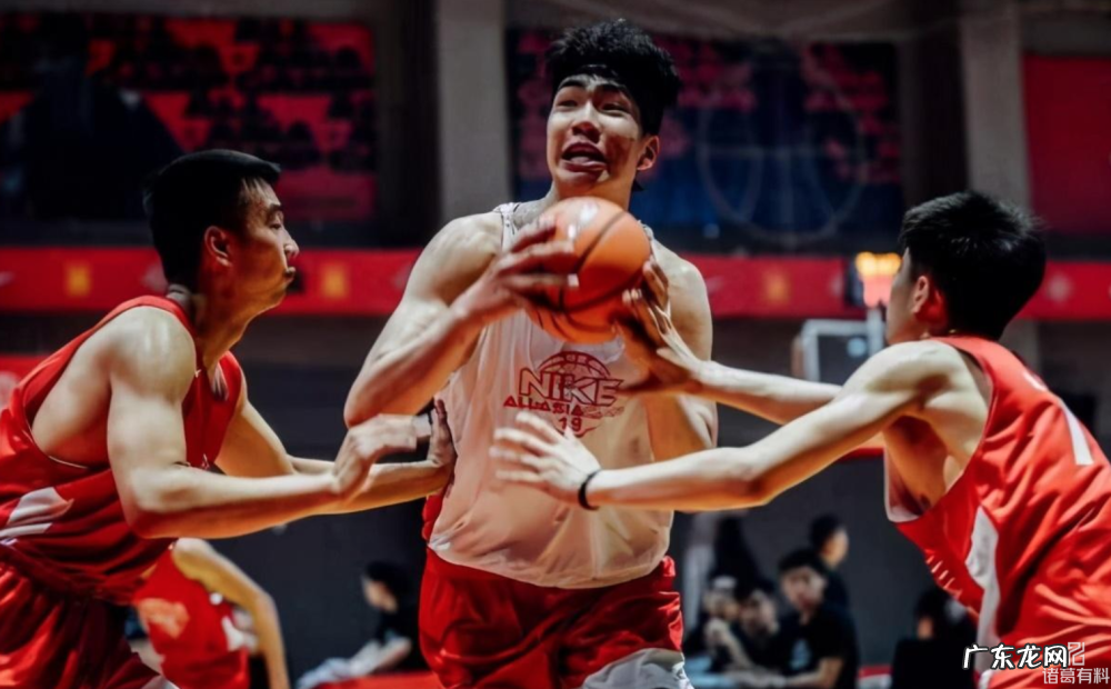 2米23高塔正式加盟!浙江终迎内线强援,他曾做过詹姆斯儿子队友