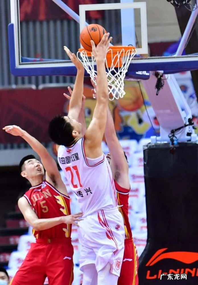 布朗尼队友打进CBA！又一位中国男篮内线要走出国门