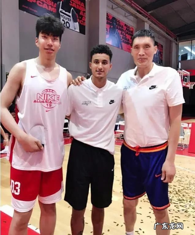 布朗尼队友打进CBA!又一位中国男篮内线要走出国门