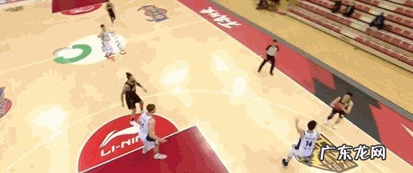 广厦15分大胜广州迎6连胜,胡金秋13中11砍30分拉杜利察27分