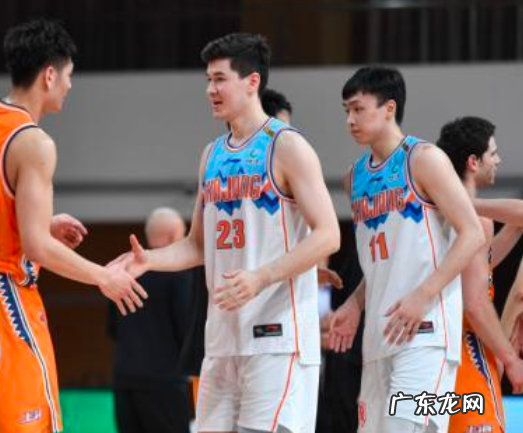 有顶薪实力的齐麟为什么甘于签5年“低薪”合同?他真的血亏吗?