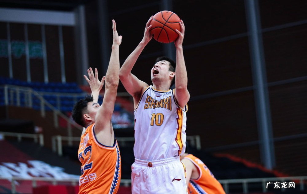 上海队新赛季阵容基本确定!新星回归,王哲林就位,李春江底气足