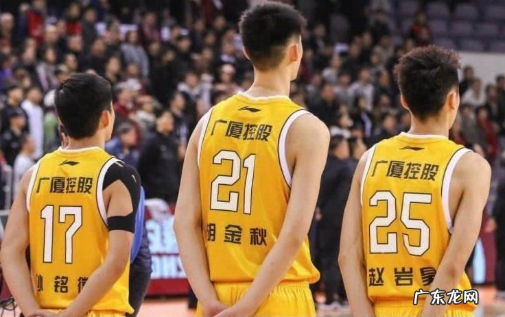 辽宁最新14人名单出炉!没有赵继伟,5人续约,张镇麟白菜价