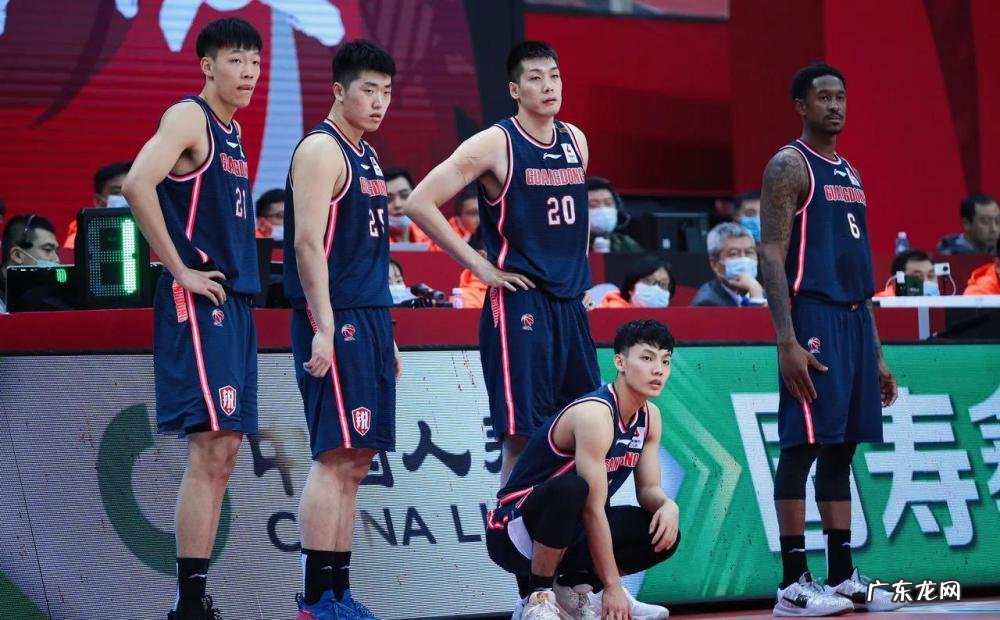 CBA冠军与金钱选择,广东队球员集体不要钱,外援还嫌广东给钱多
