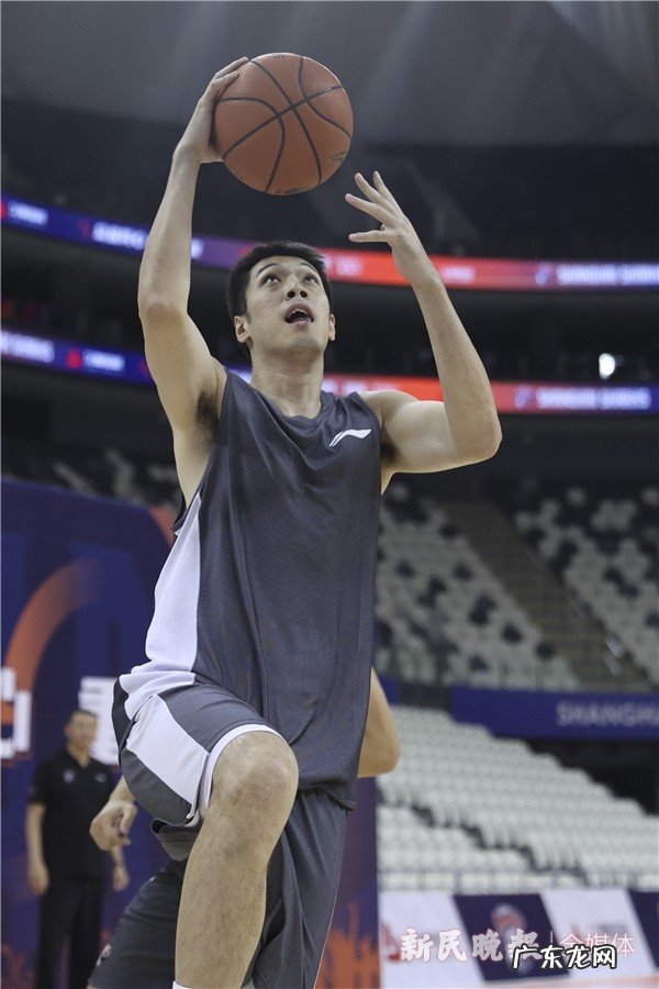 铭记场面|新赛季再出发!上海男篮踩点新主场展望新征程