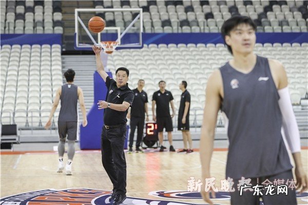 铭记场面|新赛季再出发!上海男篮踩点新主场展望新征程