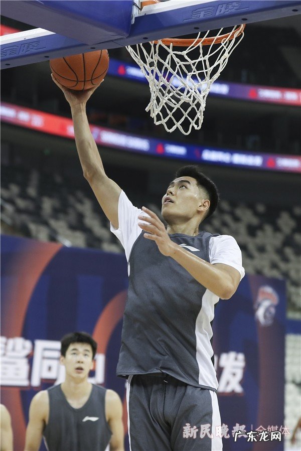 铭记场面|新赛季再出发!上海男篮踩点新主场展望新征程