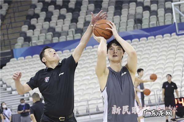 铭记场面|新赛季再出发!上海男篮踩点新主场展望新征程