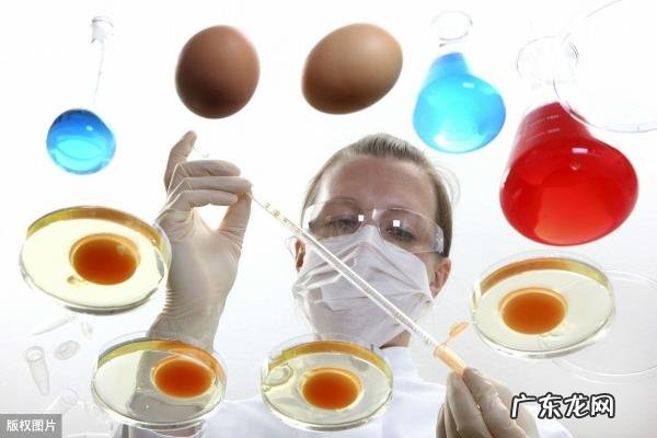 眉宇间长痘是怎么回事 眉心长痘的原因