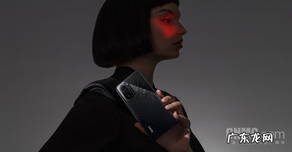 国产神秘直屏旗舰机曝光 2K屏+骁龙898 堆料很猛