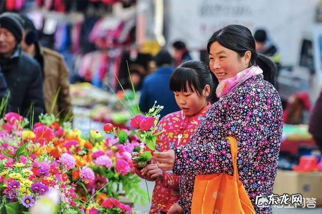 还有一个多月就要过年了,大家伙当地过年有什么风俗、娱乐项目?