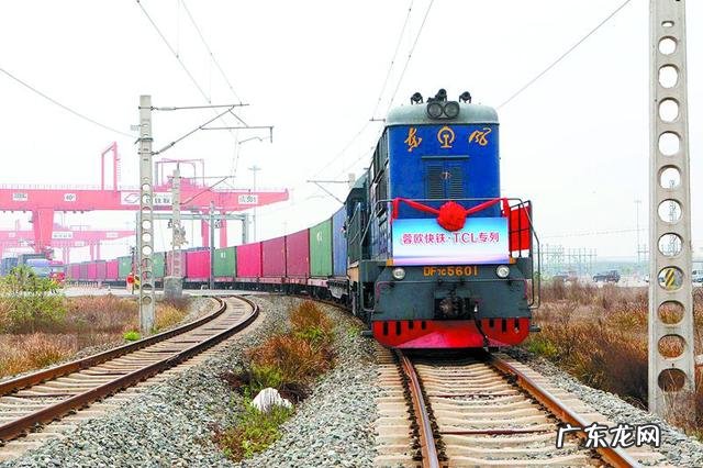 请问养猪同养鸡，哪个更好挣钱？