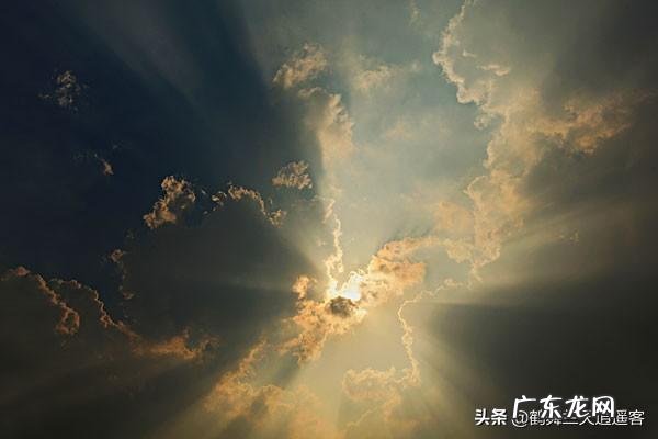 现在的社会怎样才能挣大钱? 贫富之间差距大,越有能力的人越挣大钱,没能力的挣不到钱。怎么办?