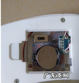 人体秤的电池怎么拆卸求图