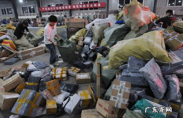 在农村开一个快递点要多少钱? 取快递都是免费的,快递驿站到底靠什么挣钱?