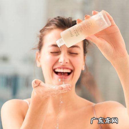爽肤水和柔肤水的作用 柔肤水的作用