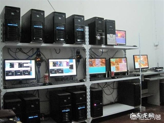 怎么看队友打游戏? 打游戏能赚钱吗?你怎么看?