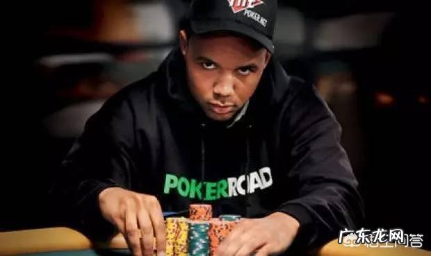 怎么看队友打游戏? 打游戏能赚钱吗?你怎么看?