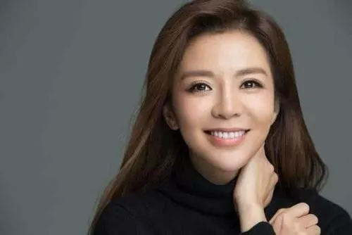 朱迅的父亲母亲为什么没在她身边 朱迅的父亲